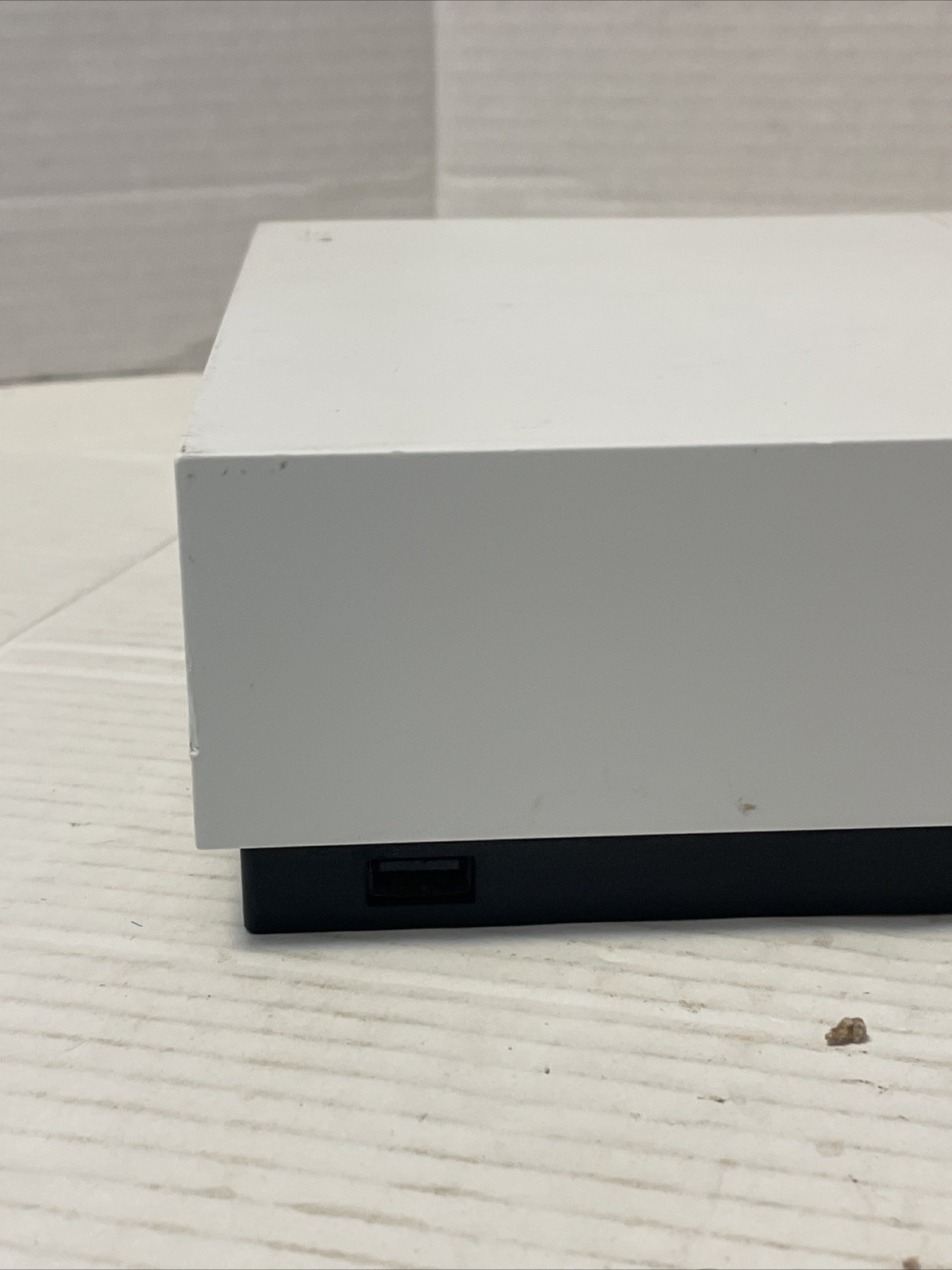 Xbox One S All Digital Edition 1681 White for Parts No Chords