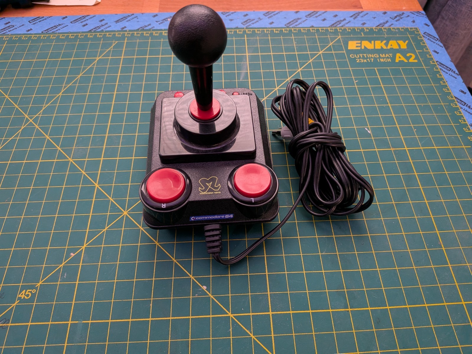 C64 Commodore Mammoth Toys 64 Direct-To-TV Plug And Play Games Tested Working