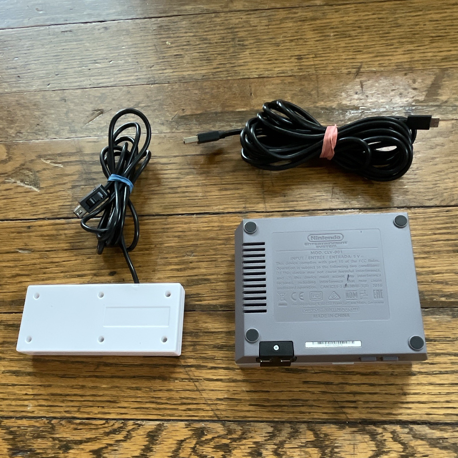 Nintendo NES Classic Edition Mini Home Console Gray w/ Controller HDMI