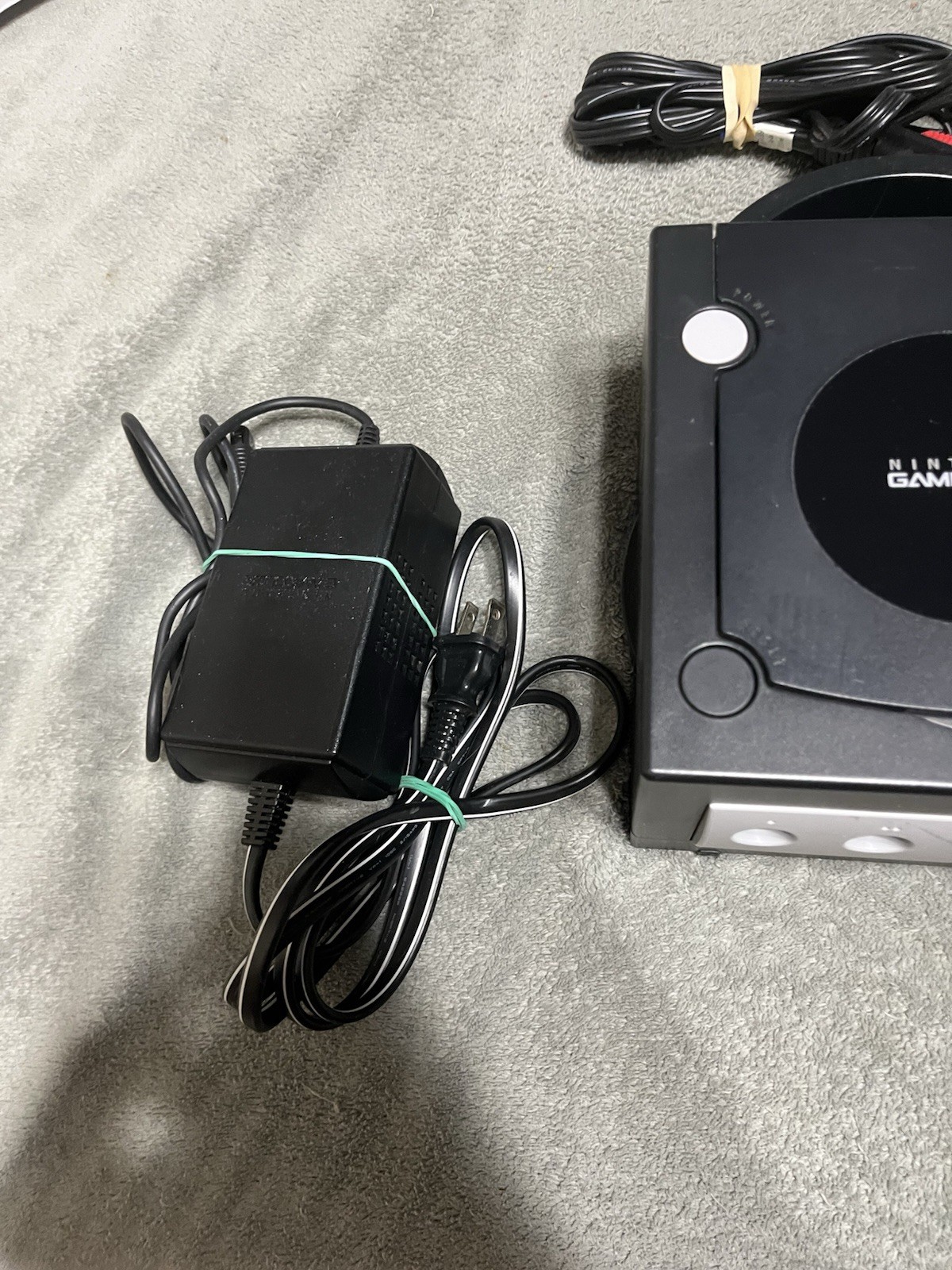 Nintendo GameCube DOL-101(USA) Black Console with Yoshi Controller and Cables