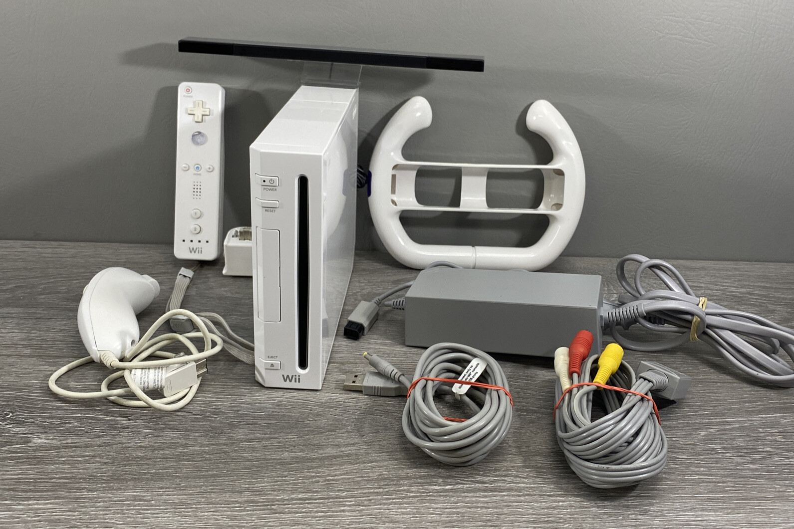 Nintendo Wii White Console System With 1Remote Nunchuck All Cords Included Works
