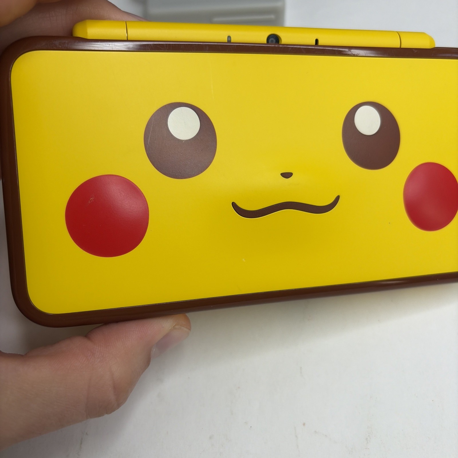 Nice! Nintendo New 2DS XL Pikachu Edition US Model W Charger Stylus