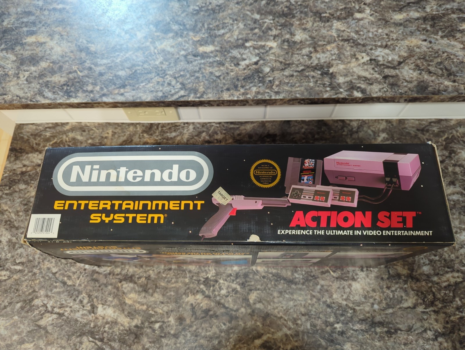 VERY CLEAN Nintendo NES Action Set Console – Complete In Box – Tested
