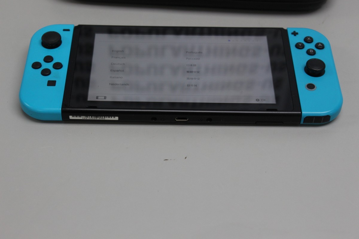 Nintendo Switch with Neon Blue Joy-Cons (HAC-001-01) (C31034322)