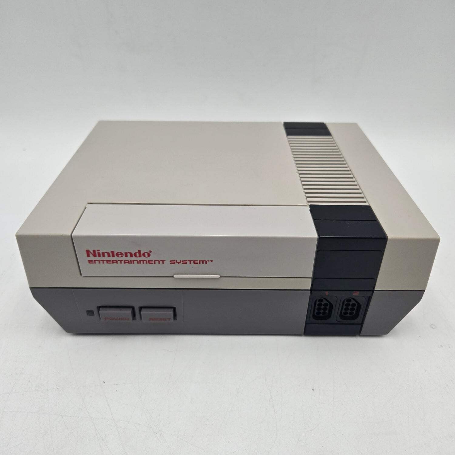 Nintendo Entertainment System NES Video Game Console NES-001 Gray