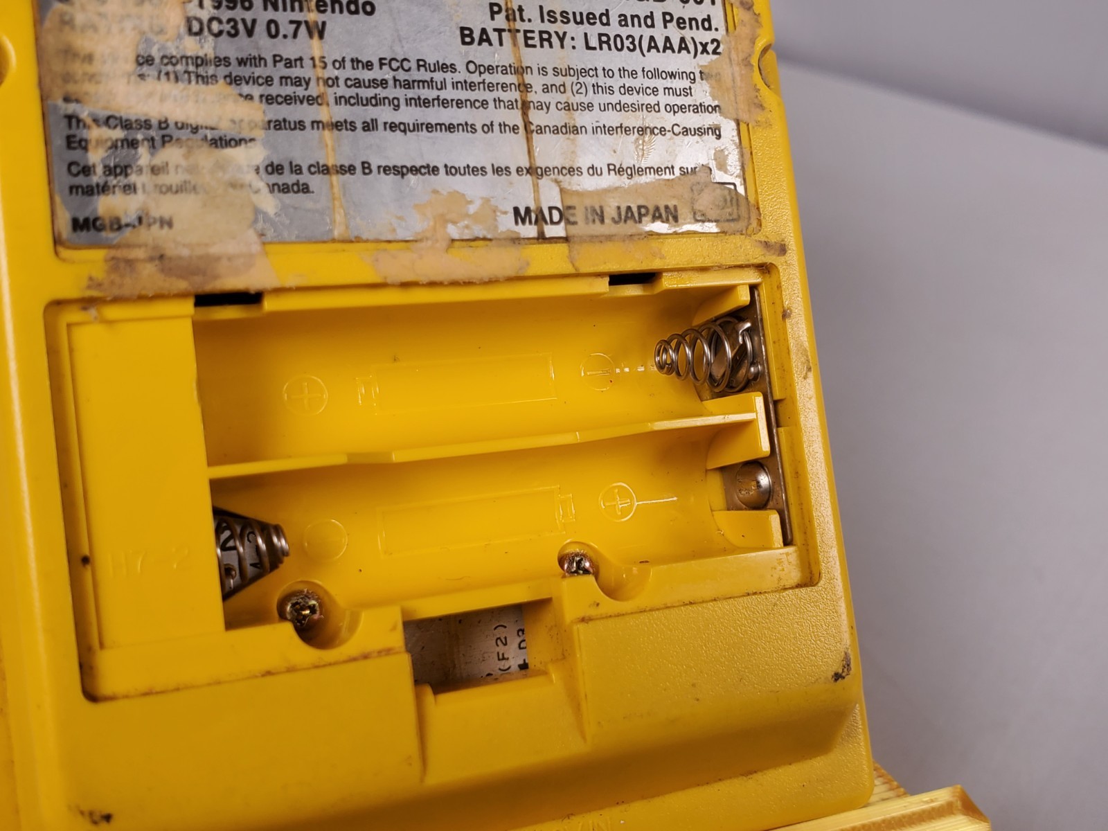 Nintendo Game Boy Pocket Handheld Console Yellow Tested Works Used