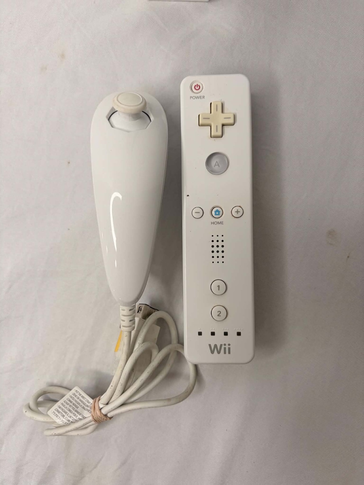 Nintendo Wii Console Bundle White RVL-001 Remote Nunchuk Sensor Bar Cables