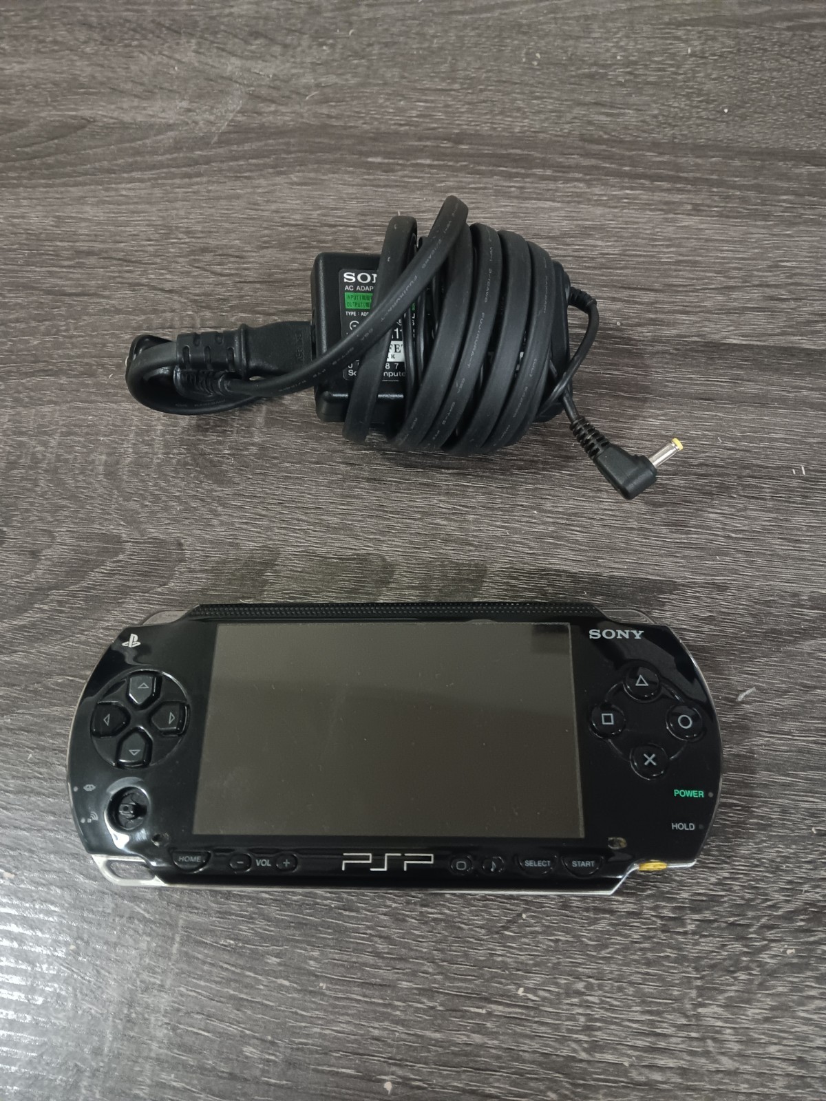 Sony Playstation Portable PSP 1001 Handheld w/ Charger & Battery – Tested Works