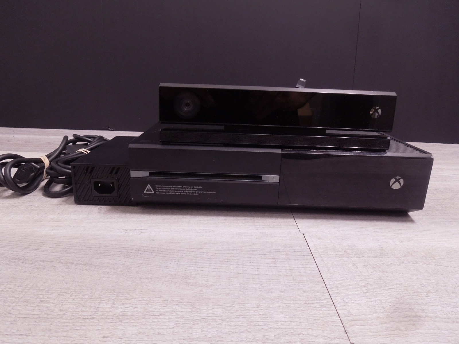 Microsoft Xbox One Black 1540 Console w/ Kinect 500GB Video Game System Console
