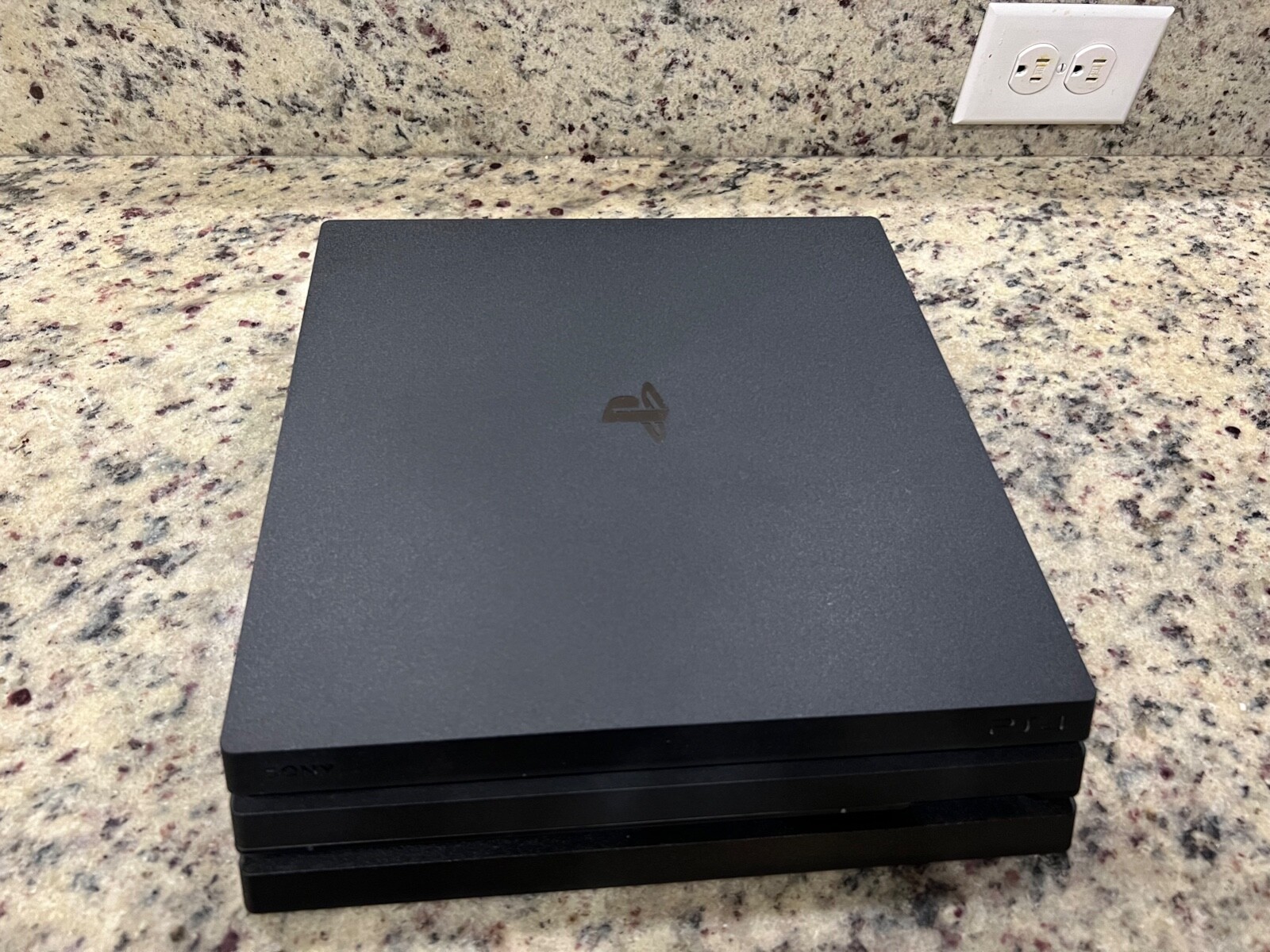 PS4 PRO 1TB + 2 ps4 standard controllers(power and HDMI cables included)