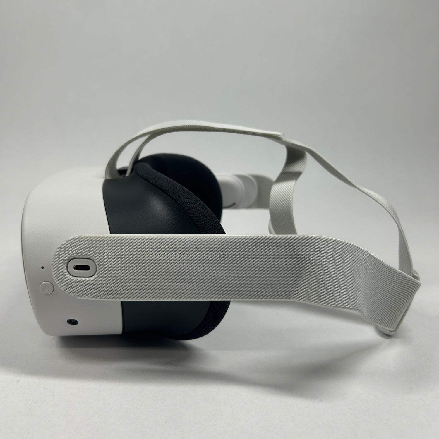 Meta Quest 3S 128GB Standalone All-in-One VR Headset P97