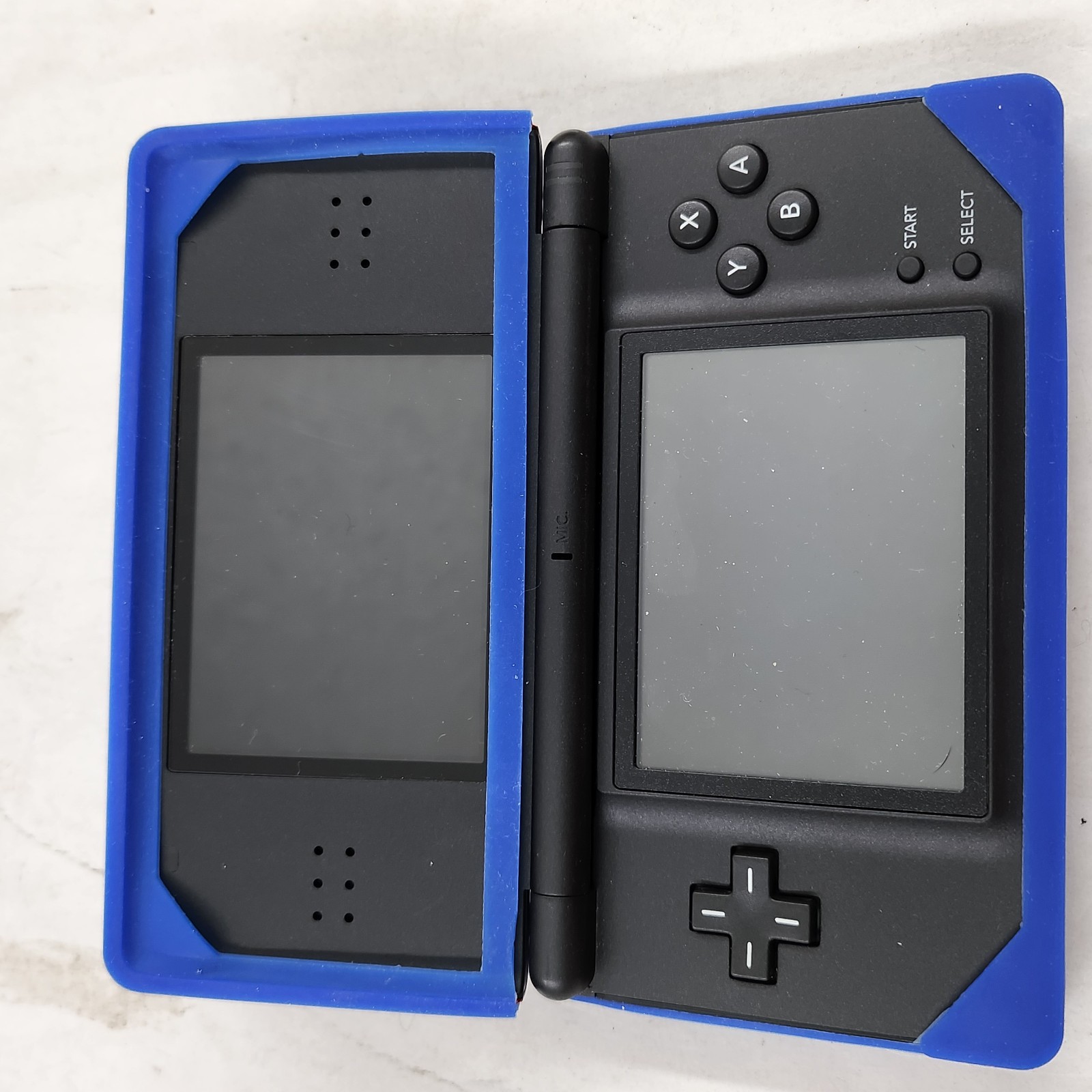 Nintendo DS Lite Crimson + Charger Stylus Games Case Lego Batman Zoo Tycoon