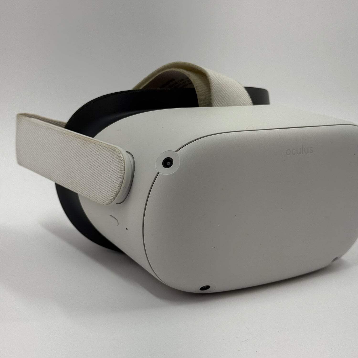 Oculus Quest 2 64GB Standalone All-in-One VR Headset KW49CM