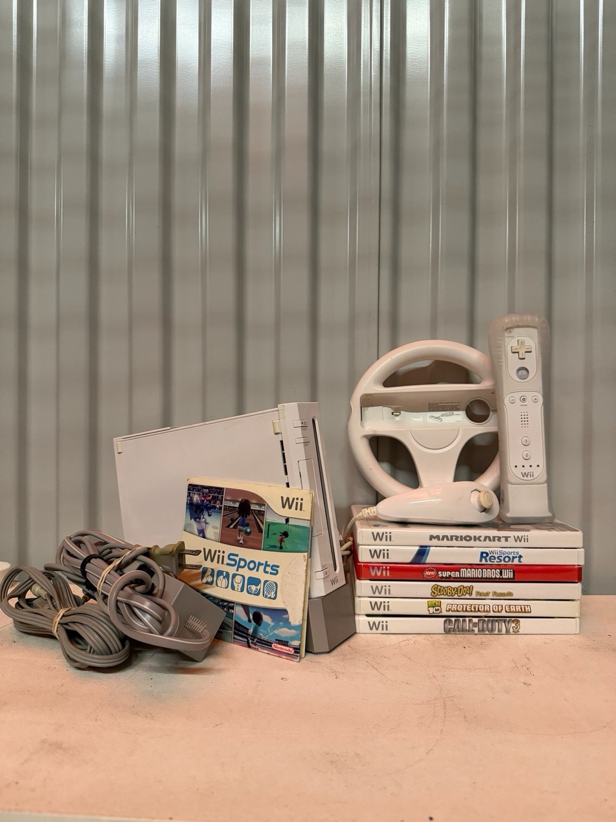 Nintendo Wii Console RVL-001 OEM Controller Wii Sports Mario Kart Bros Resort