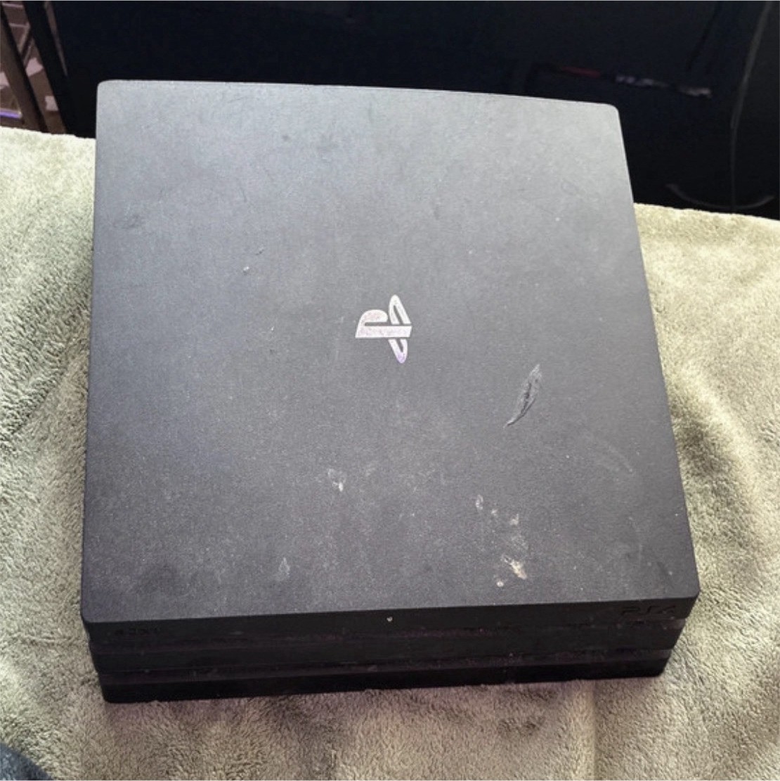 Sony PlayStation 4 Pro Black Console Wi-Fi Blu-Ray HDMI USB-A Controller Cable