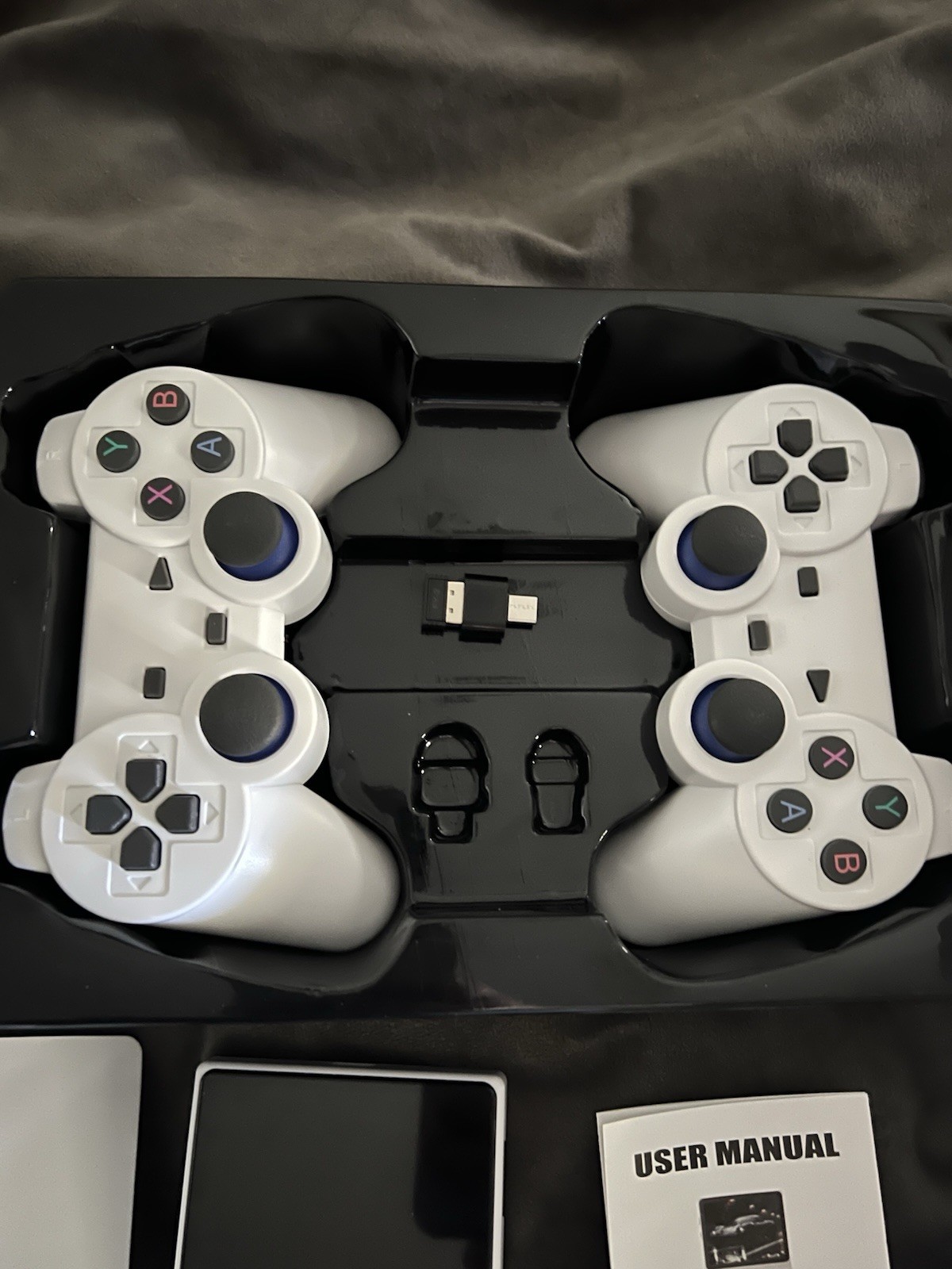 M18Pro Handheld Game Console White 2 Wireless Controllers HDMI USB-C 64GB