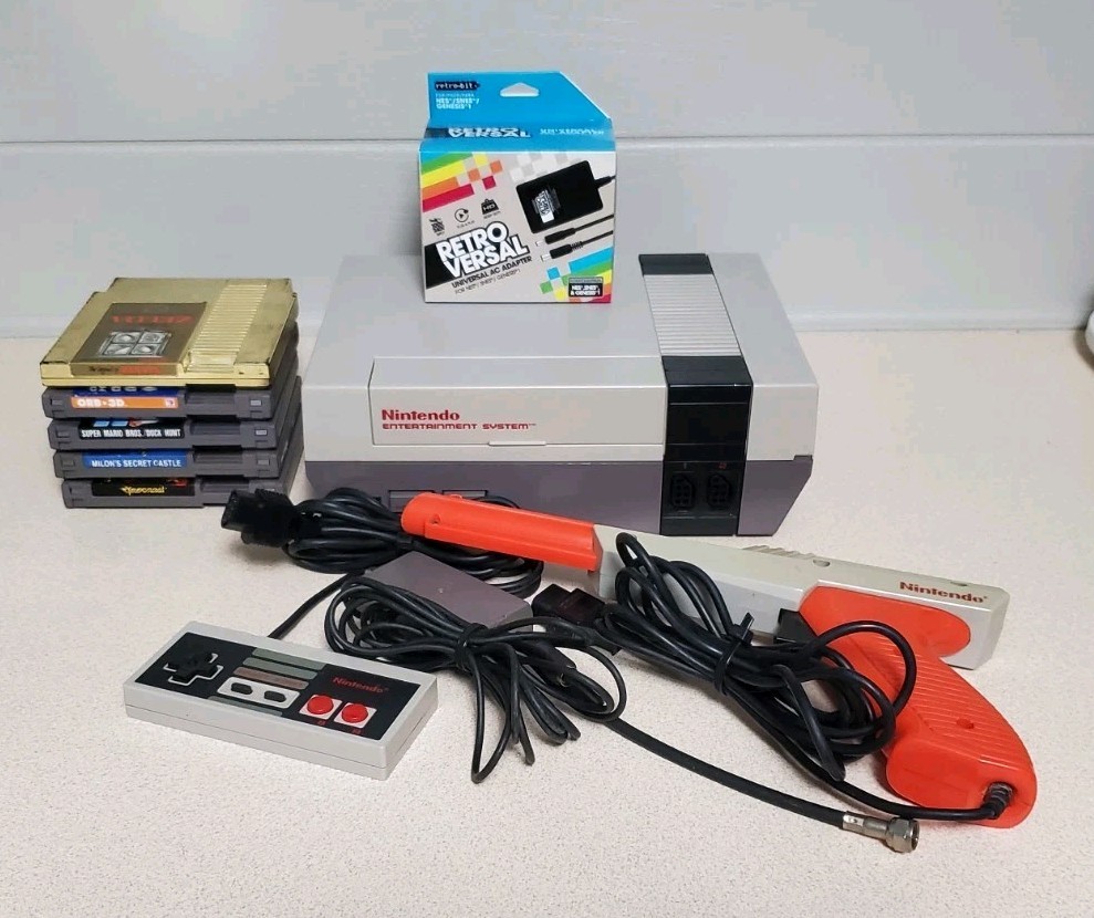 Nintendo NES Console + Controller & Zapper With 5 Games | Zelda | Mario