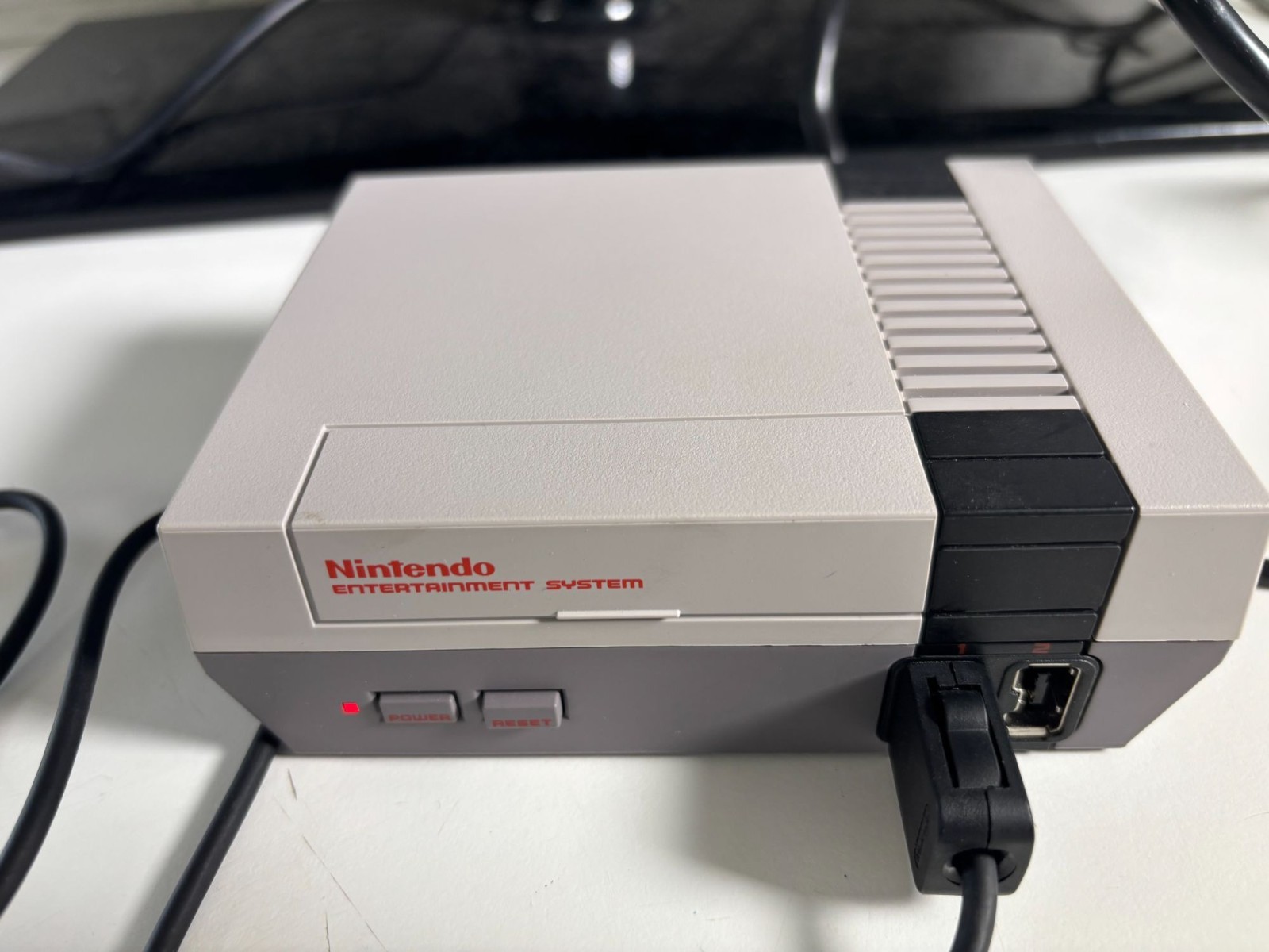 Nintendo Classic Mini NES Console With Controller Model CLV-001 Preloaded Games