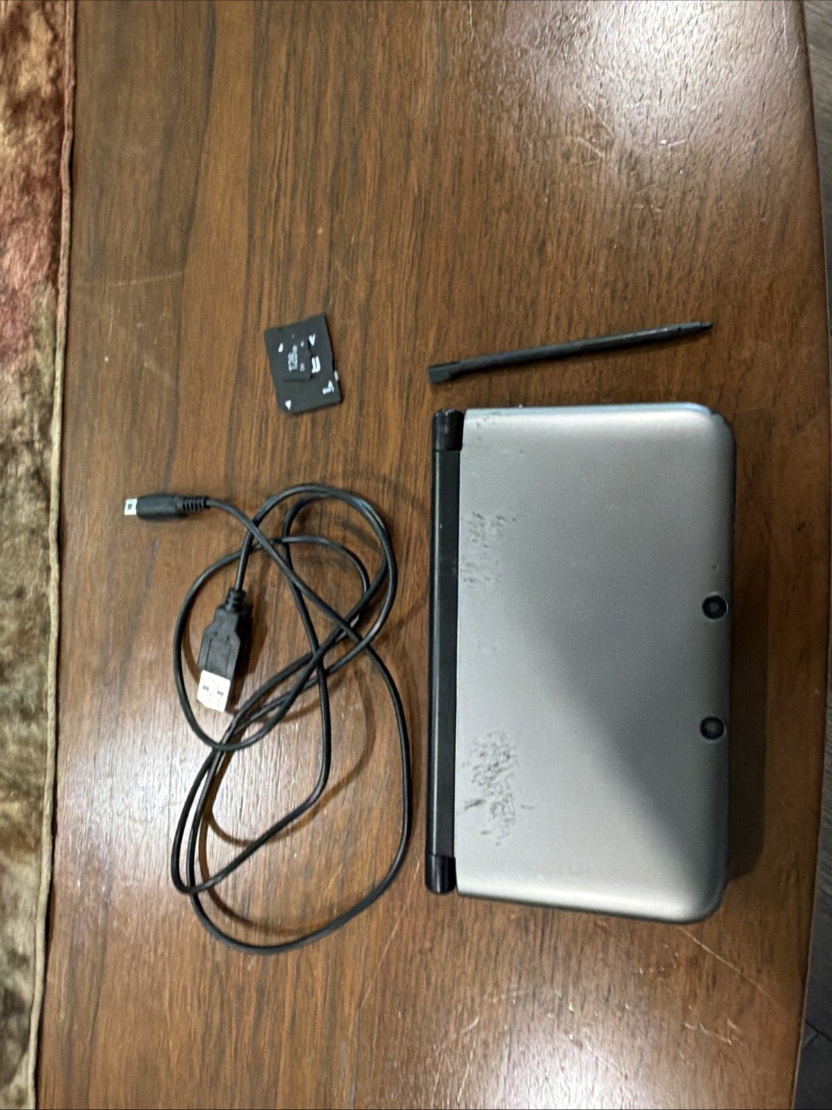 Nintendo 3DS LL Silver/Black 128gb SD Card + Charger + Stylus
