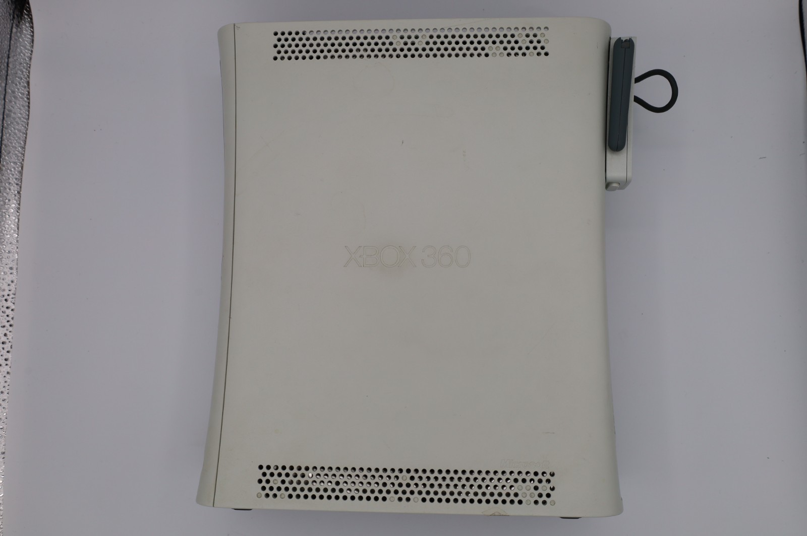Microsoft Xbox 360 Pro 20GB Console – Matte White