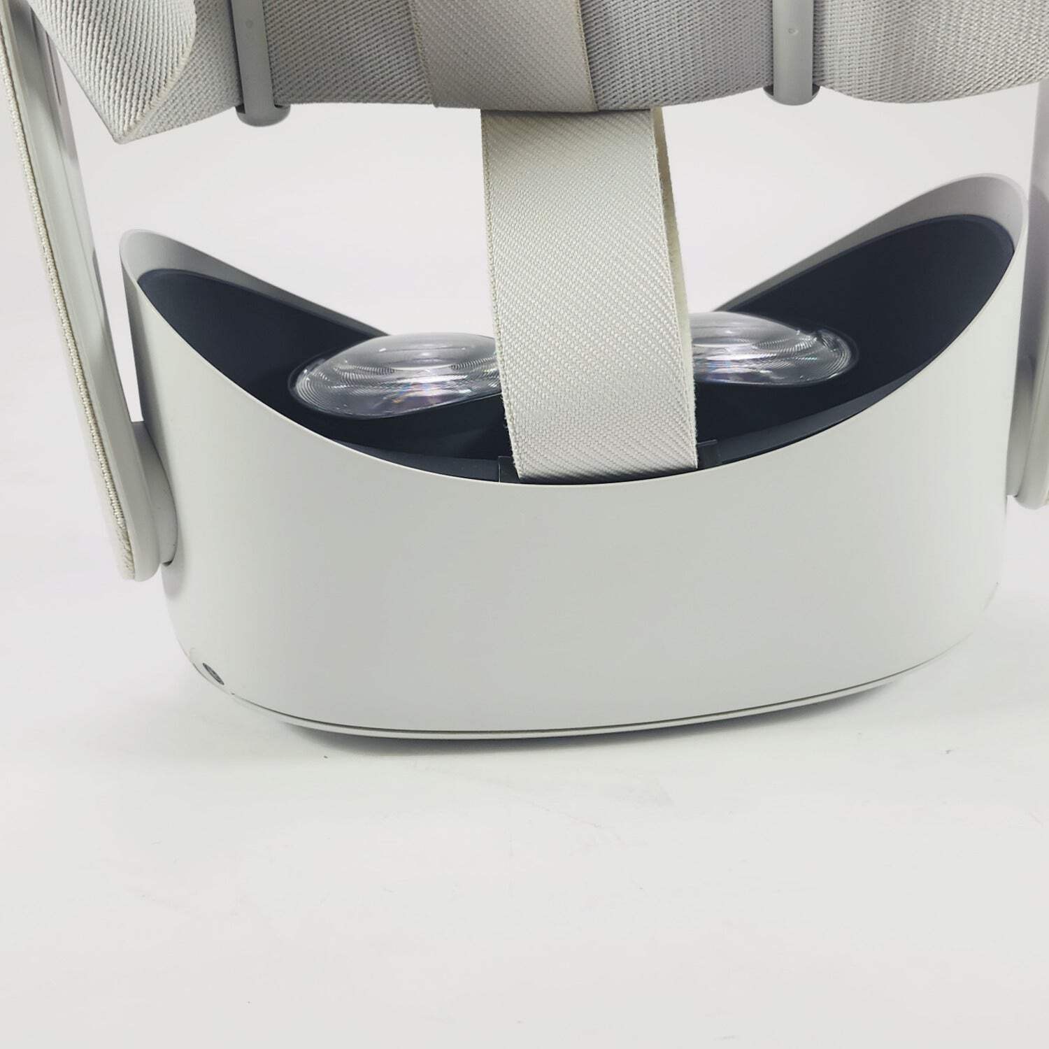 Oculus Quest 2 64GB Standalone All-in-One VR Headset KW49CM