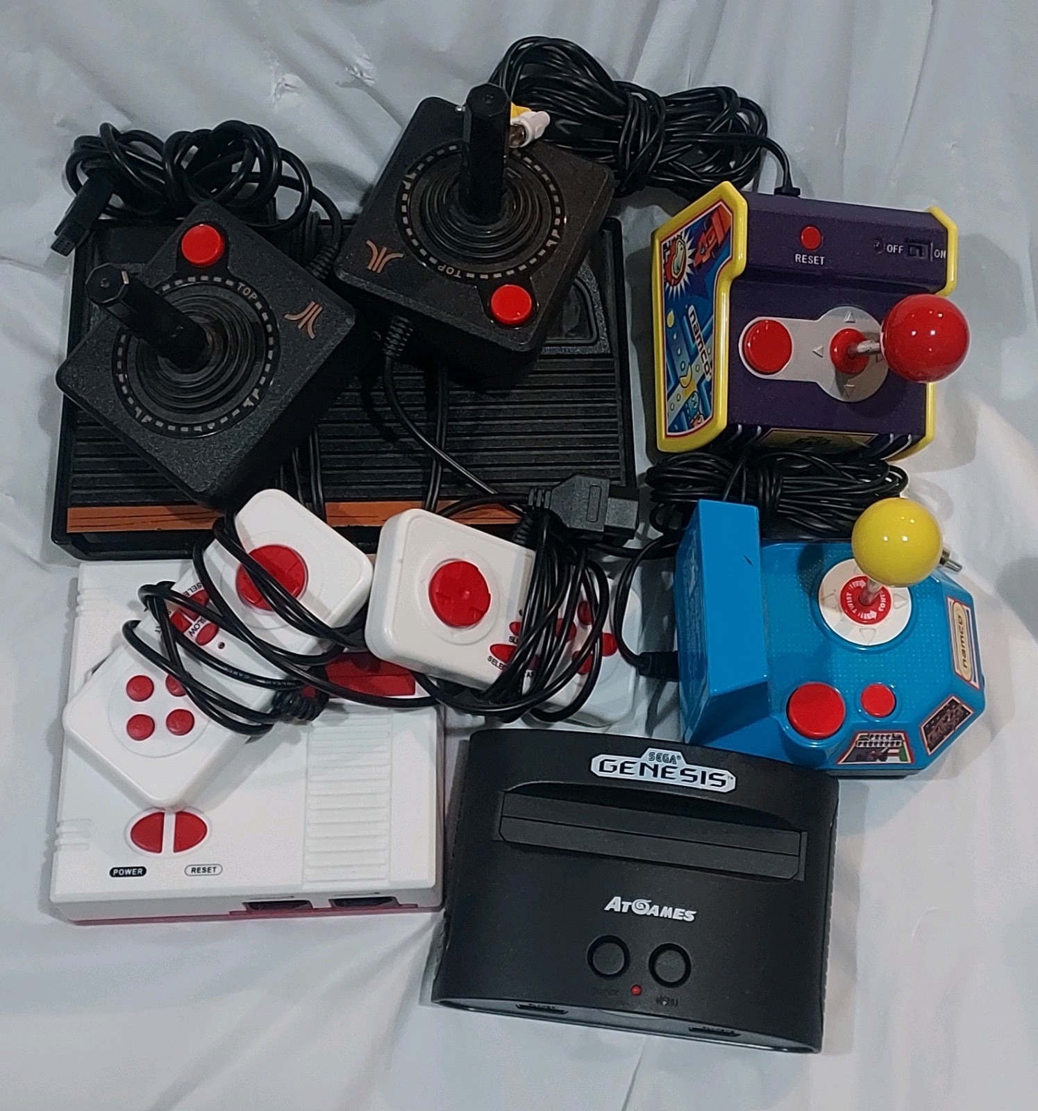 Lot 5 Non Working Systems Hyperkin NES Ms Pac Man Atari Flashback Genesis Namco