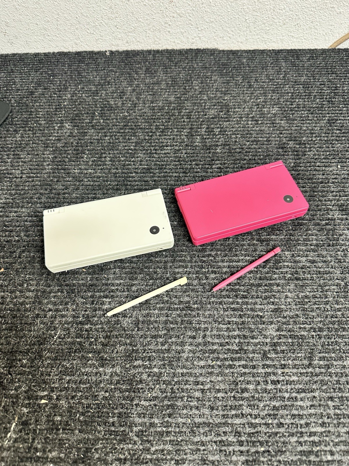 Nintendo DSi Pink And White Console Japan Model Defects