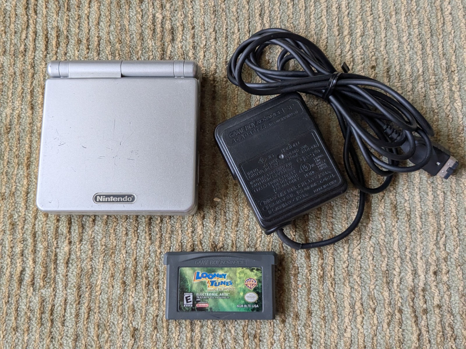 Nintendo Game Boy Advance SP AGS-001 Silver W/ Charger and Game