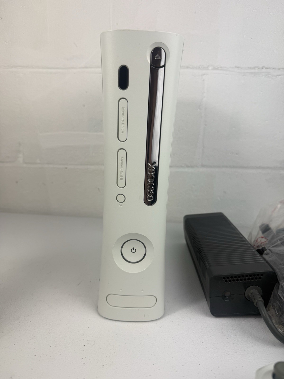 Xbox 360 Console 60GB HDD – Power Cable + Controller