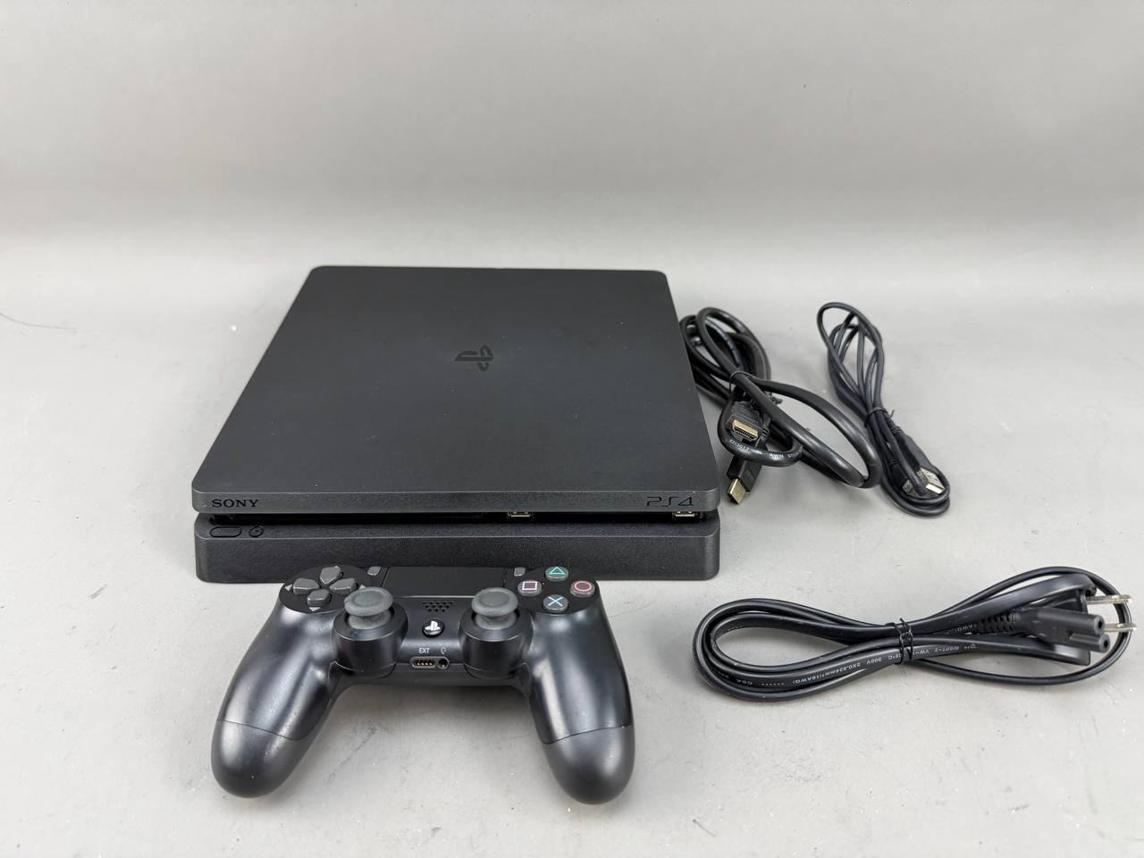Sony PlayStation 4 Slim 1TB Black Console CUH-2115B W/ Original Box