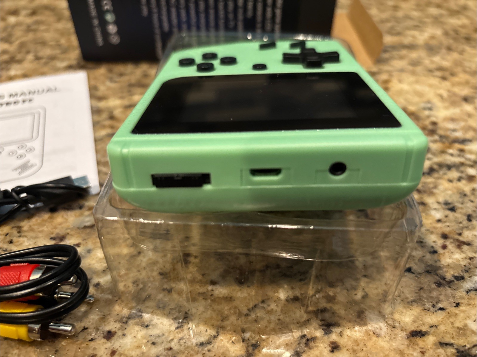 Game Box Plus Handheld 8-bit Game Console Retro FC – 400 Preloaded Games – Green