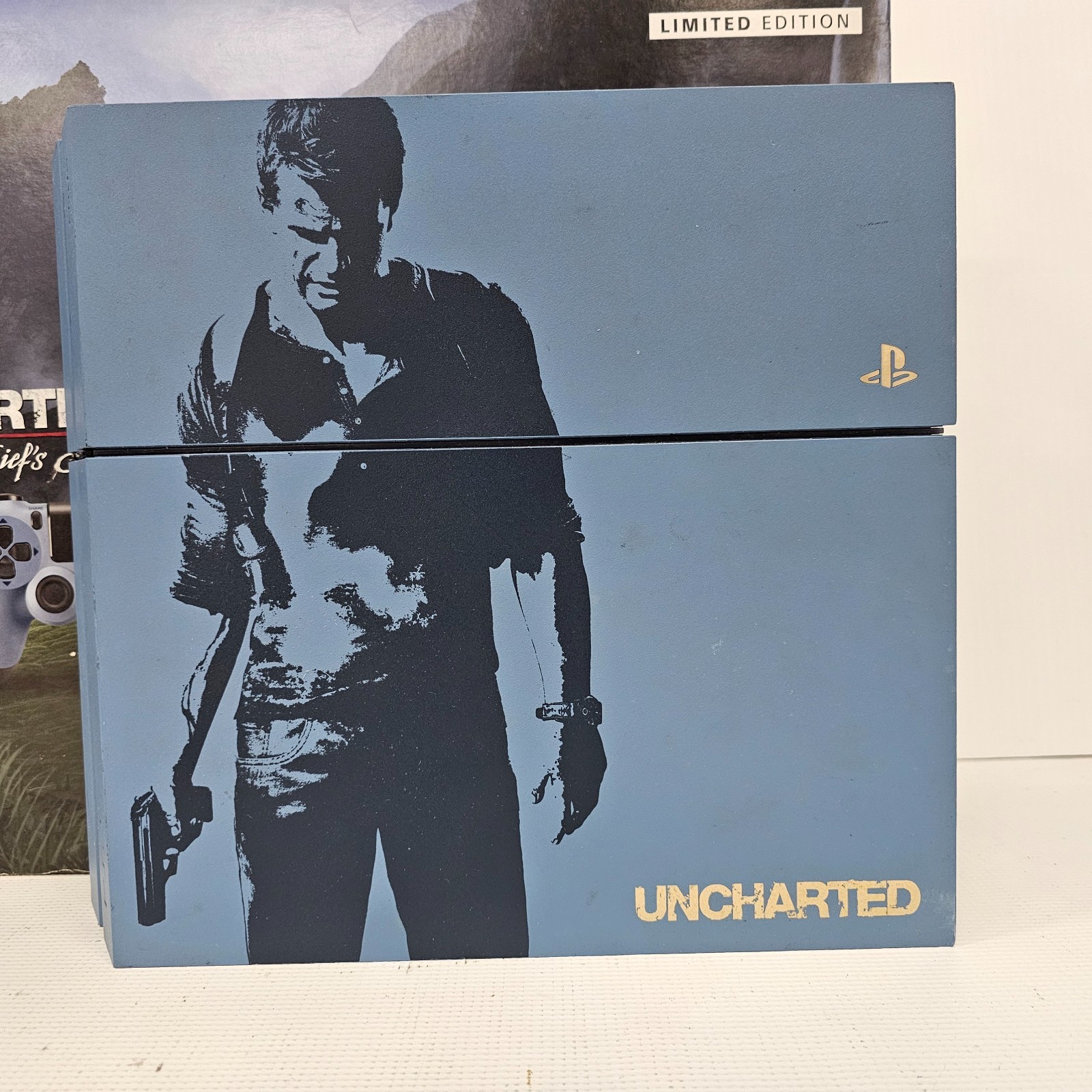 Sony PlayStation 4: Uncharted SE 10.01 500GB CUH-1215A Console + SE Cont. (read)
