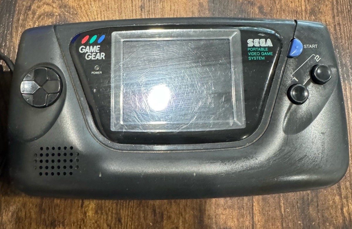 Sega Game Gear Handheld Console Parts Repair Powers On No Volume button AS IS