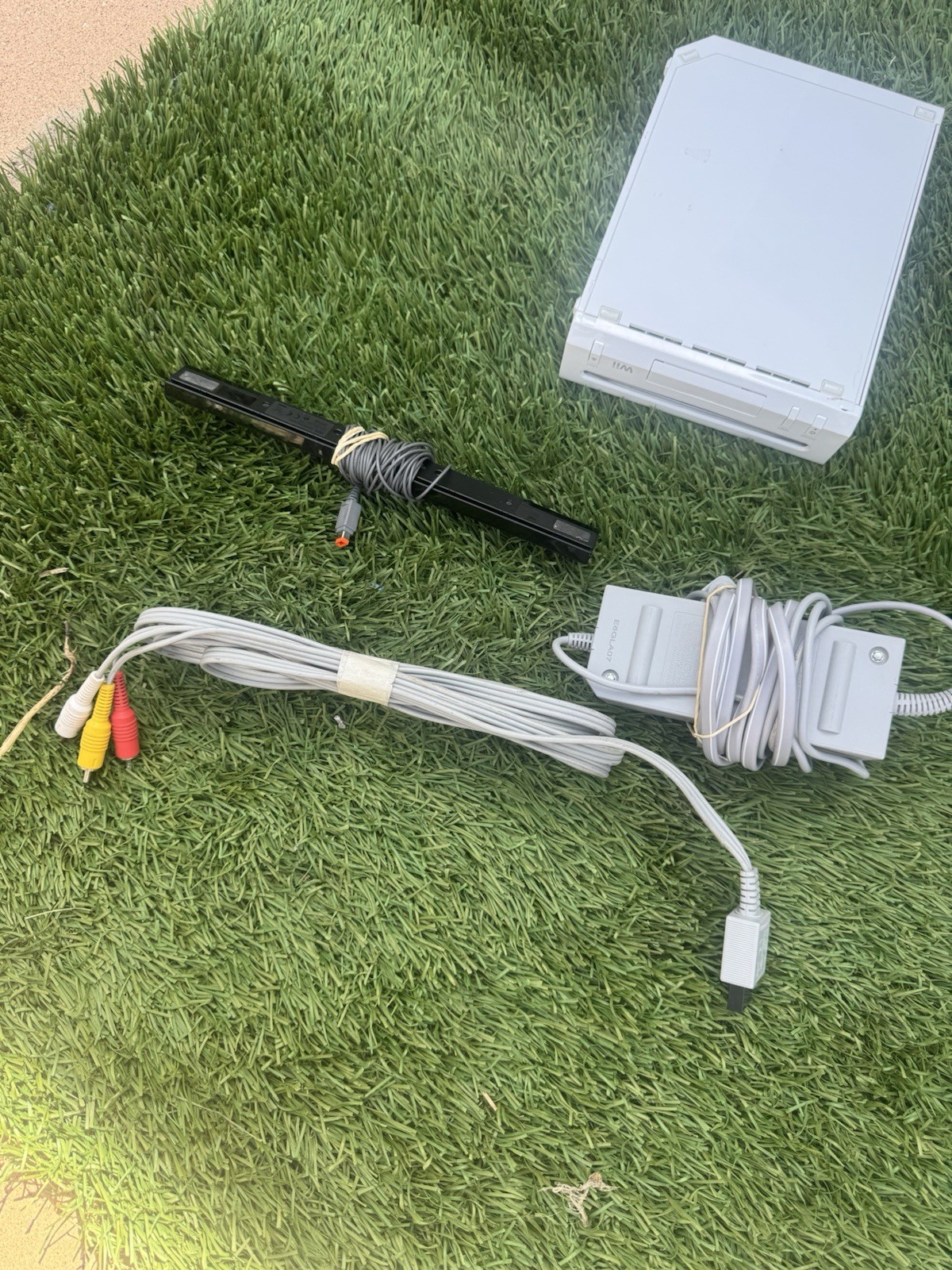 Nintendo Wii Console White Sensor Bar Power Adapter AV Cable Internet Browsing