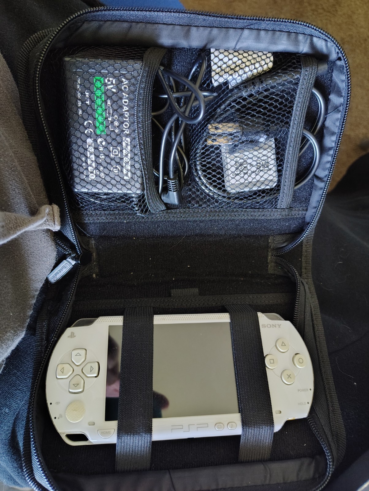 Sony PSP 1000 Ceramic White Handheld Console, Japanese UMD
