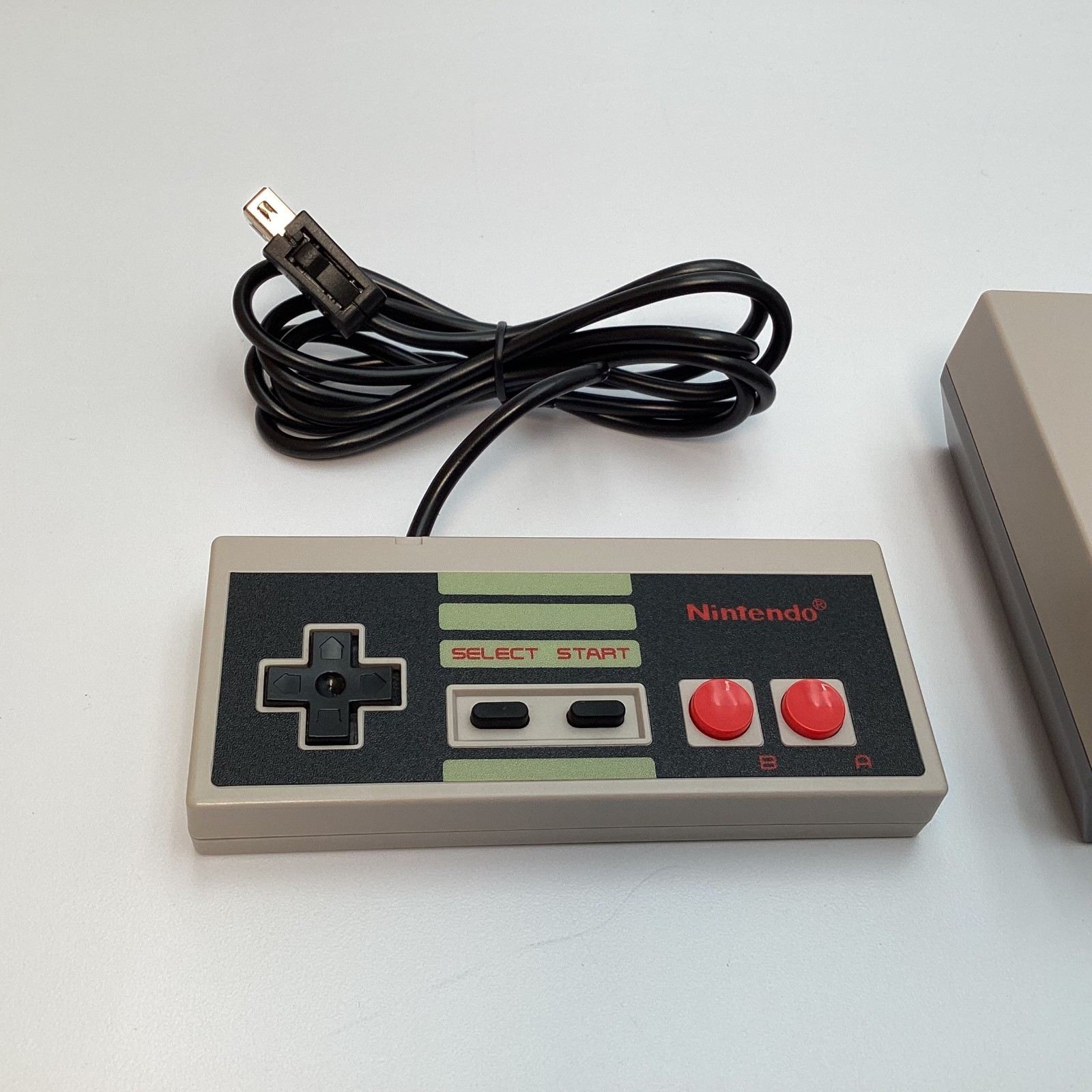 Nintendo NES Classic Edition Console CLV-001 with 30 Built-In Games – w/ Box