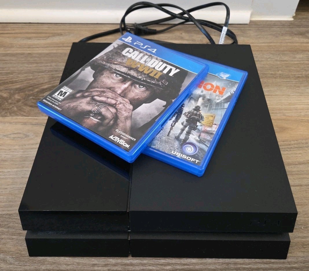 PlayStation 4 Console With 2 Games: BUNDLE