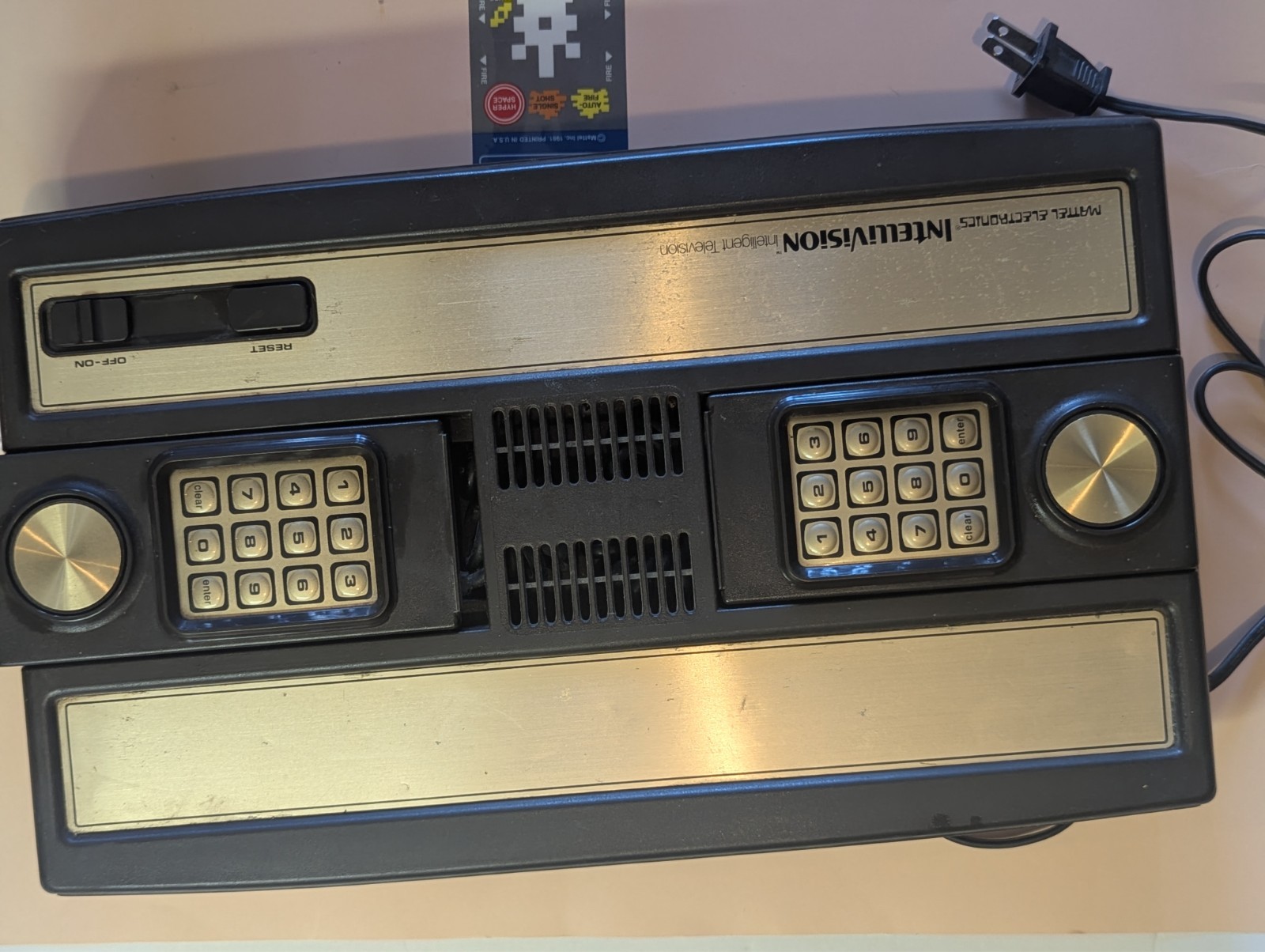 Mattel Intellivision 1979 Console Model 2609 Dual Controller Powers Up