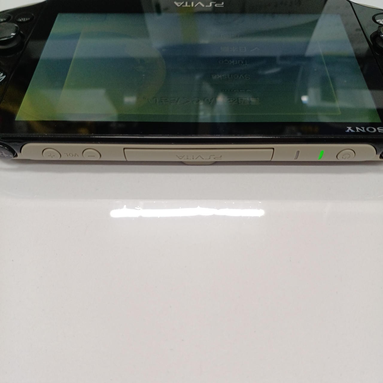 Sony PSVITA PCHJ-10010 Handheld Console Used