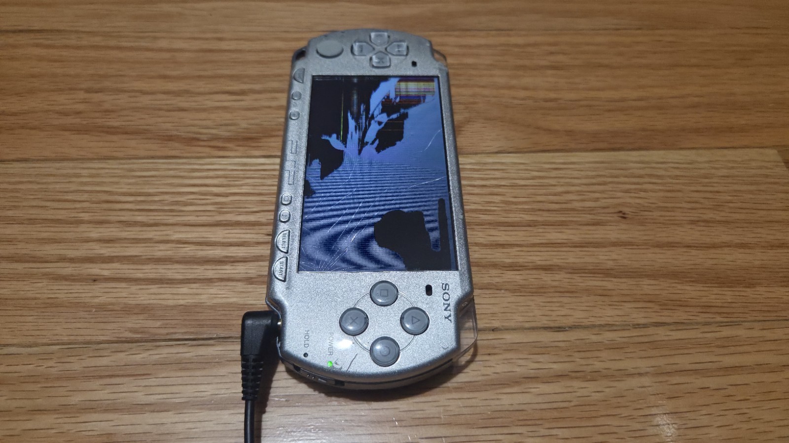 Sony PSP-2000 Handheld Console in Silver Cracked LCD *No Battery*