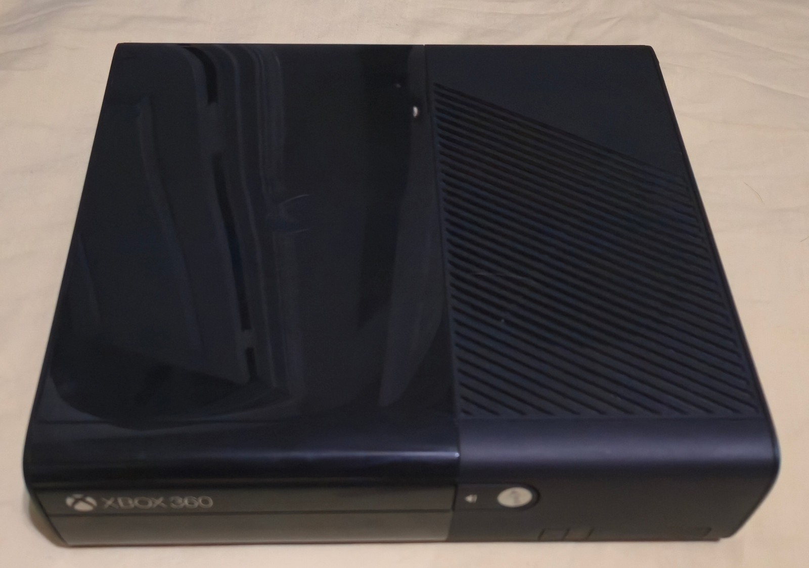 Microsoft Xbox 360 E 250GB Console System Black 1538 With Controller & Cables