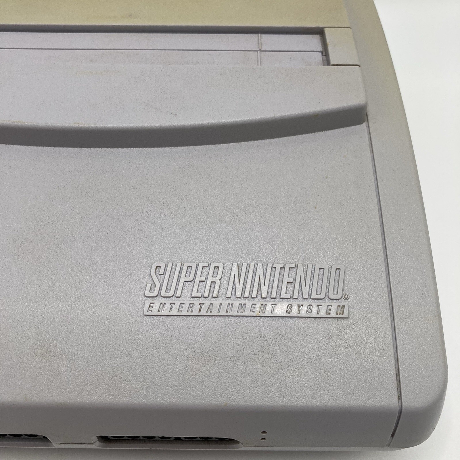 Super Nintendo Jr. SNES SNS-101 CONSOLE ONLY – Parts Only Did Not Power On