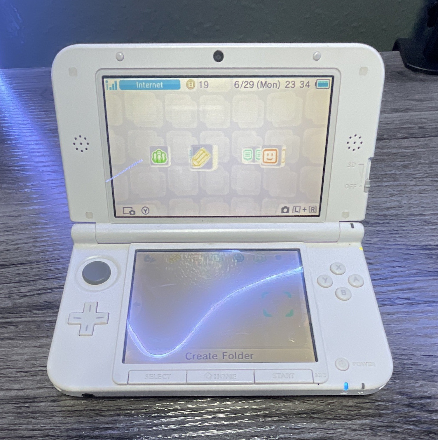 Nintendo 3DS XL Pink/White w/ Stylus and storage and free games
