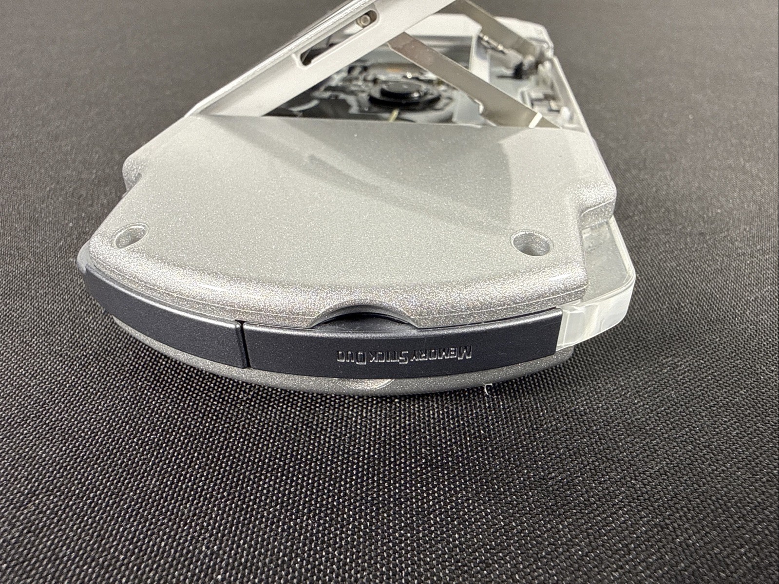 Sony PSP 2001 Silver Playstation Portable Console Crossbody Fanny Bag Needs Batt