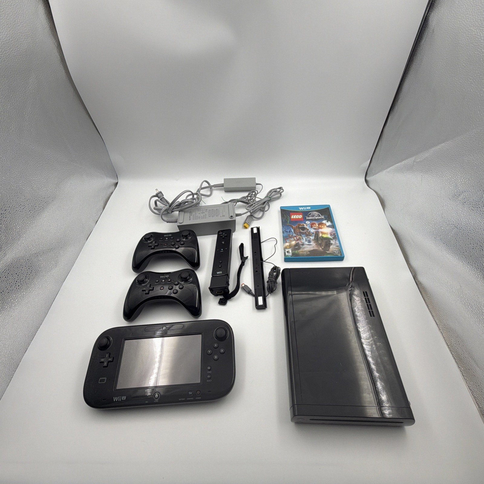 Nintendo Wii U Console Bundle Tested Working Reset 2 Pro Controllers + Game