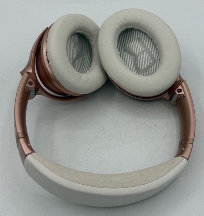 QuietComfort 35 wireless headphones Rose Gold Mo Charger Tested