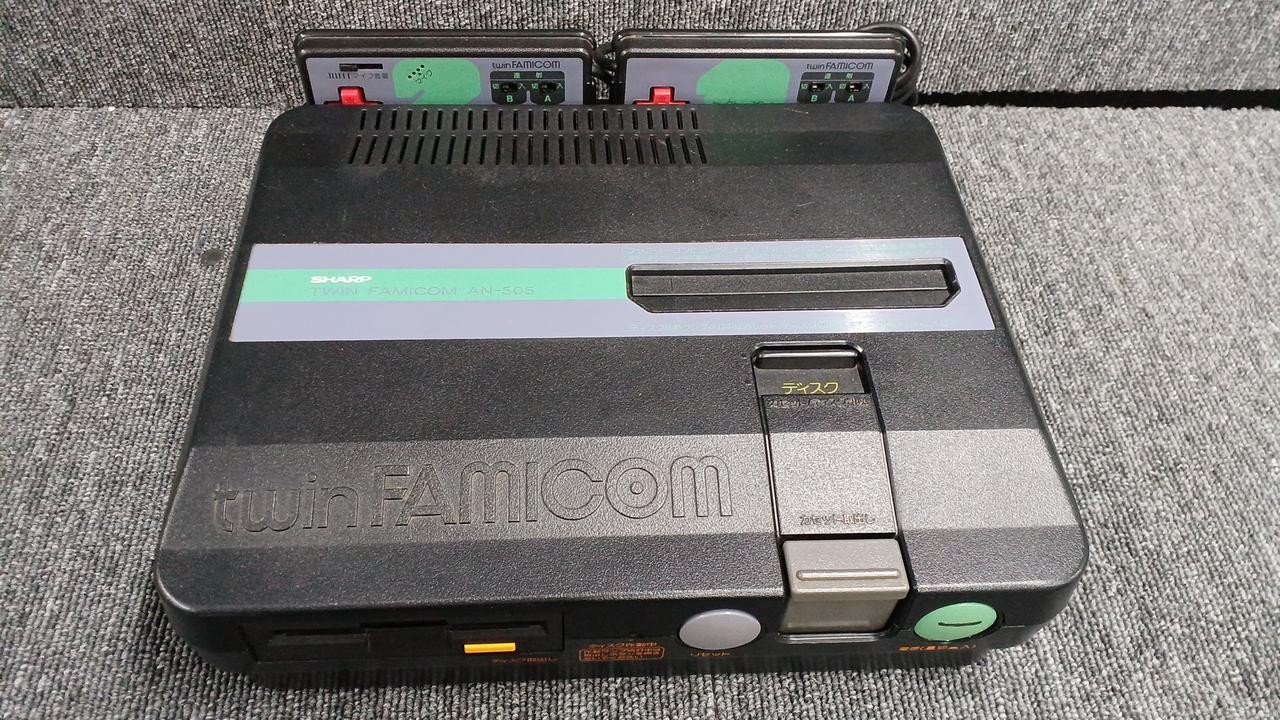SHARP Twin Famicom AN-505-BK Black Console w Super Mario Bros 3 & Elnac Treasure