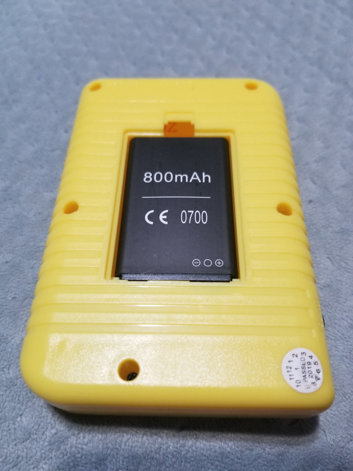 Retro Handheld Game Console 400 In 1 Classic Games 3.0″ Screen Portable Yellow.