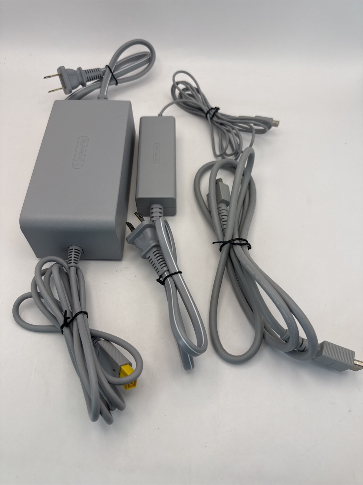 Nintendo Wii U Console Bundle WUP-101(02) W Gamepad WUP-010 (USA) Tested