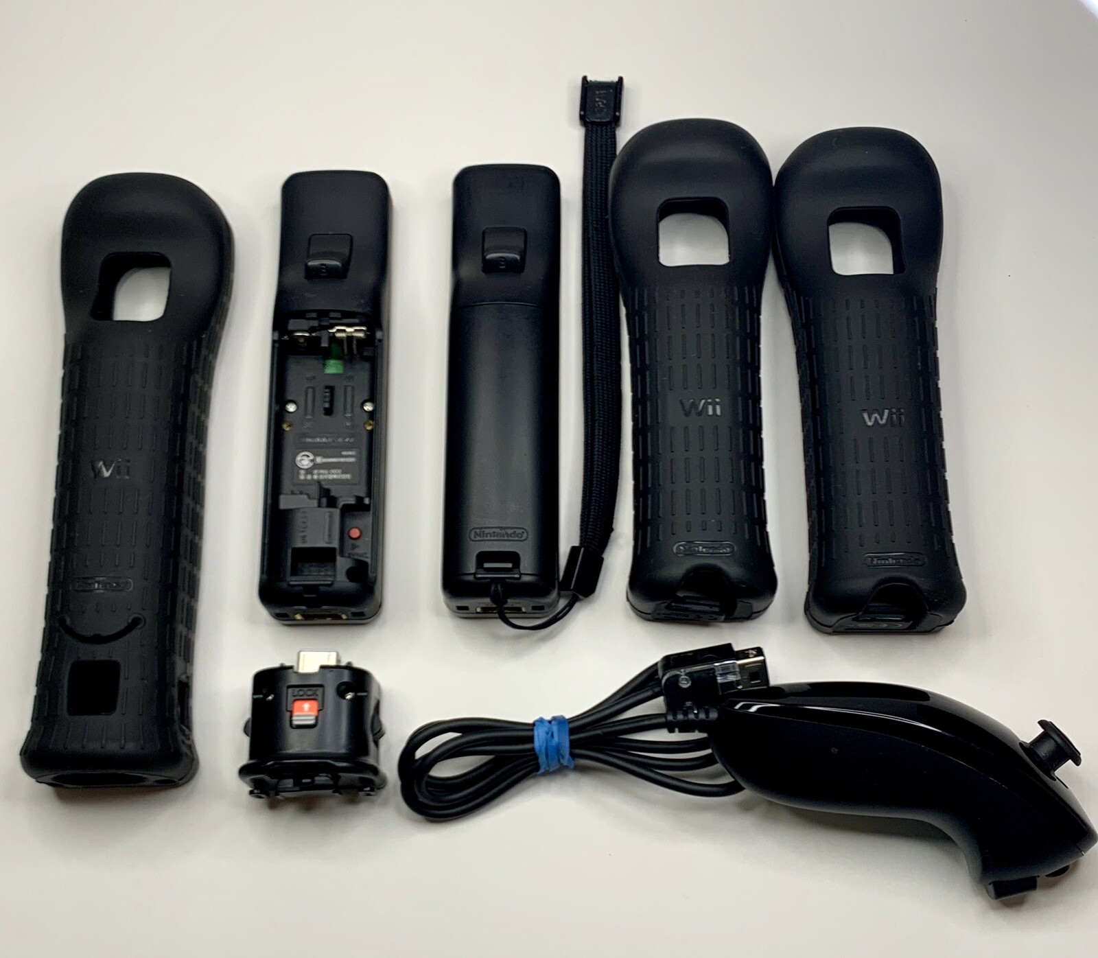 Black Wii Console w/ Extras & Manuals – TESTED & WORKS (RVL-001)